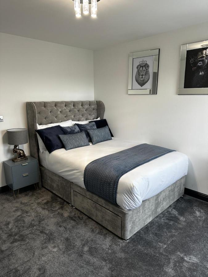Two Bed Apartment With Balcony Slough,Windsor,Legoland Exteriör bild